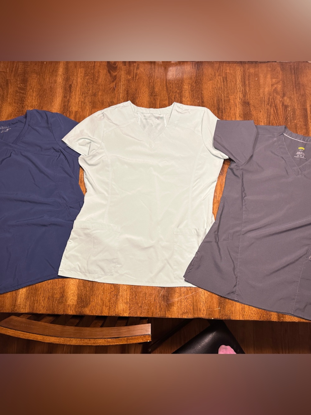 Set of 3 Women's V-Neck Scrub Top